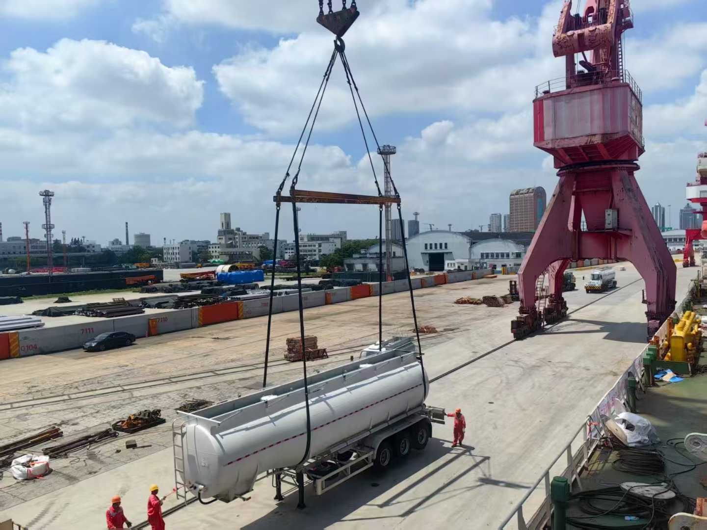 航运动态 - 上海 / 东非重吊件杂货班轮