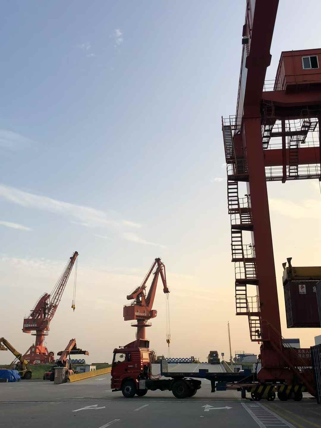 航运动态 - 加勒比 . 美军增兵